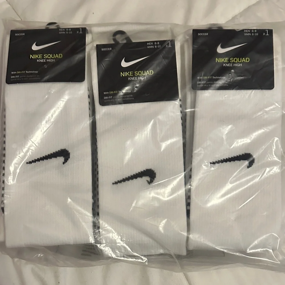 Nike Squad White Knee High Socks w/Dri Fit Technology Men 6-8 Wmn 6-10 - 6 PAIRS